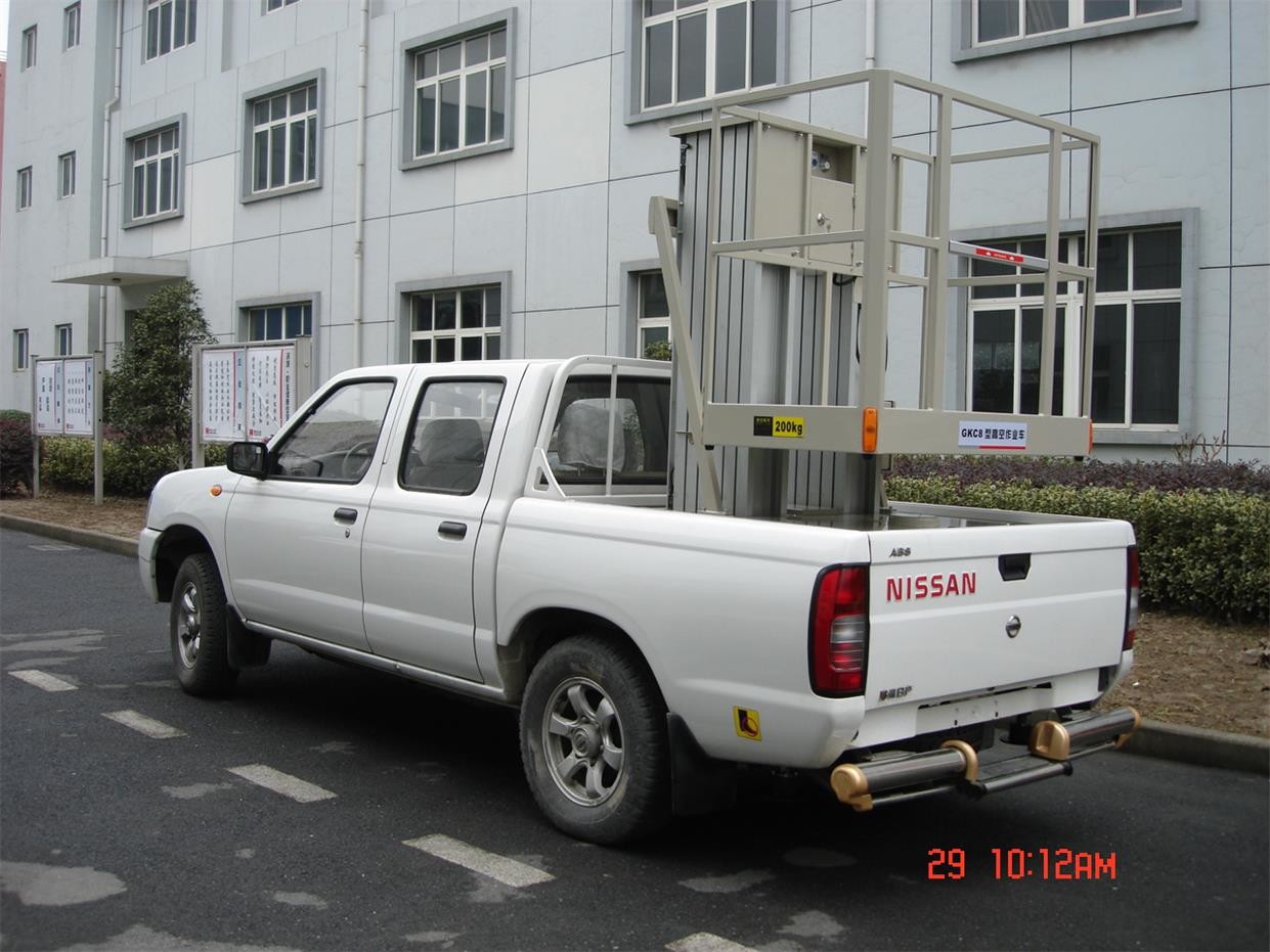  Hydraulic Trailer Mounted Lift Double Mast Vertical Aerial Work Platform For Airports Manufactures