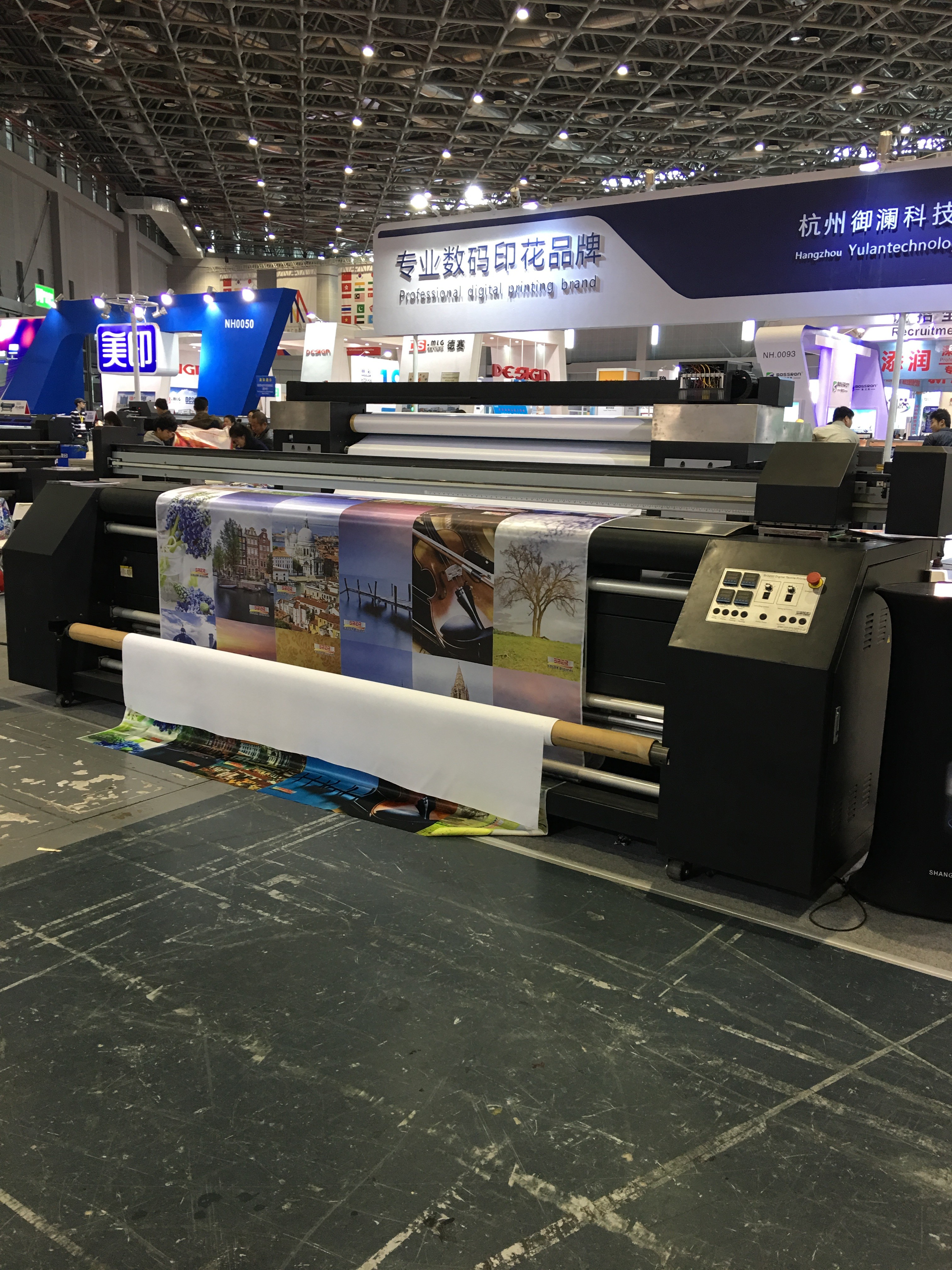  Large Format Polyester Fabric Printing Machine 5500w Manufactures