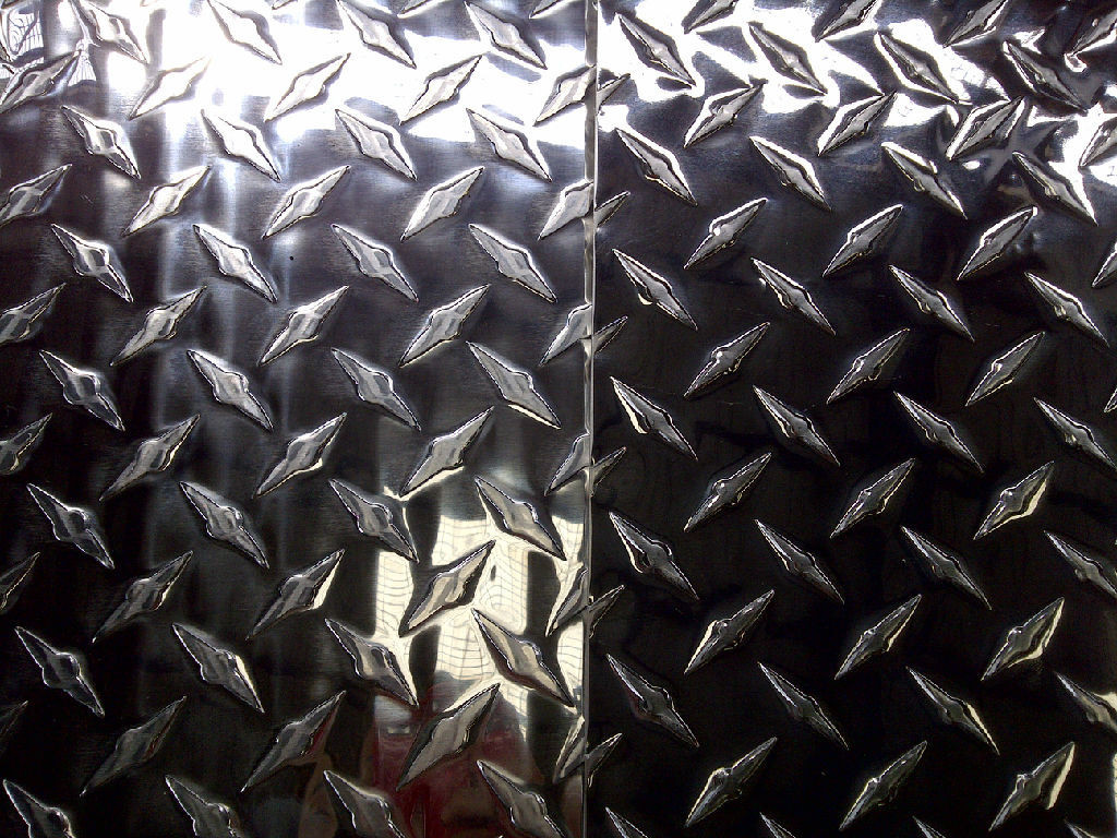  1060 3003-H22 4017 5052 5086 Embossed Aluminum Tread Plate Sheet Customize Any Sizes Manufactures