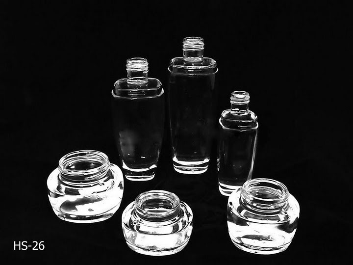  Custom Essence Oil Skin Care Cosmetic Glass Bottles and Jars Manufactures