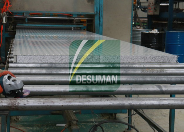  Prefab House Color Steel Insulated Silica Sandwich Panel Manufactures