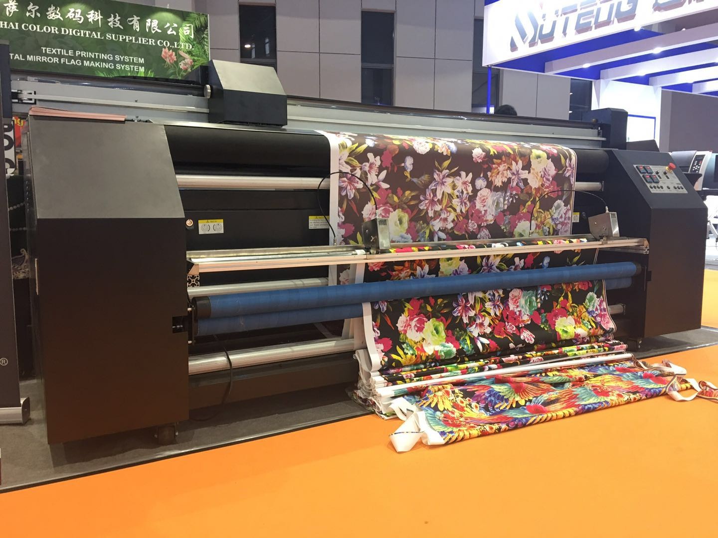  Continous Ink Supply Mode Digital Fabric Printing Machine Manufactures