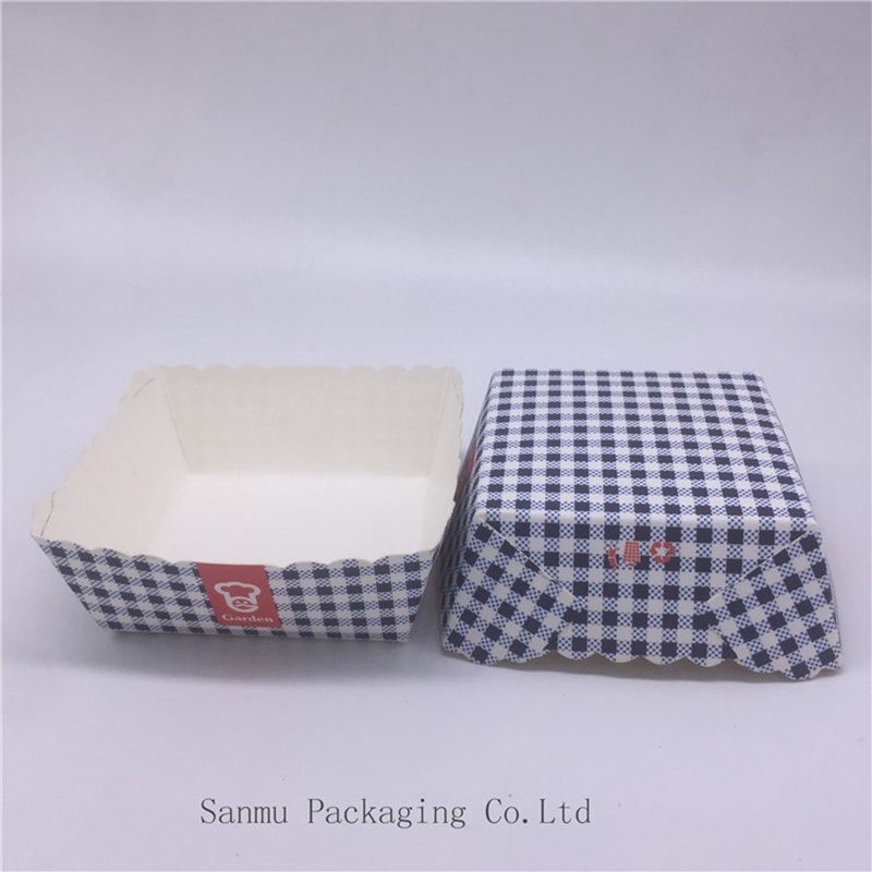  Disposable Square Cupcake Liners , Black And White Checkered Cupcake Wrappers Manufactures