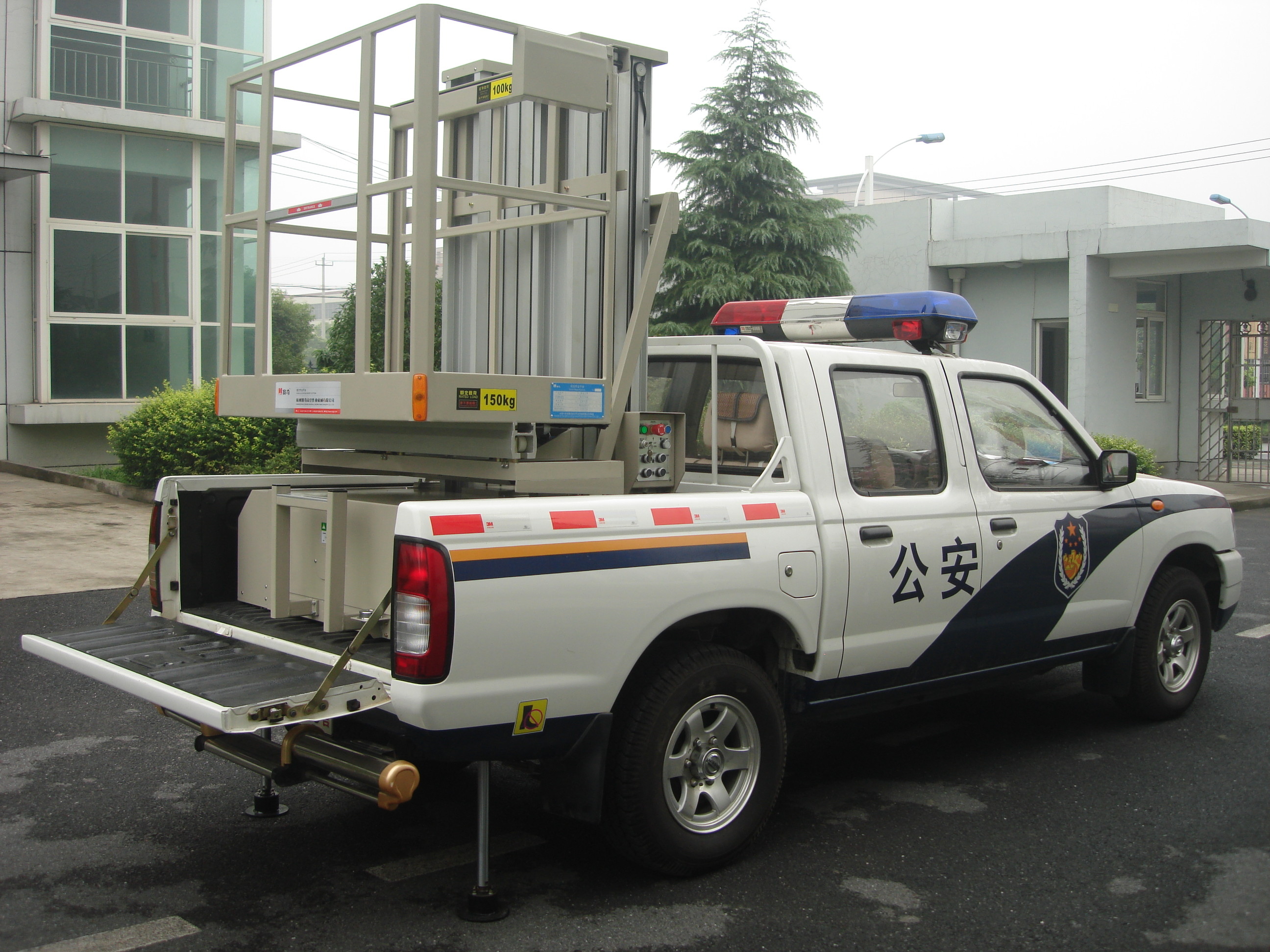  Truck Mounted Boom Lift , Vertical Double Mast Hydraulic Elevating Platform Manufactures