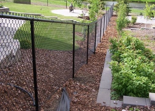  Durable Chain Link 60mm×60mm Metal Cyclone Fence For Commercial Industrial Manufactures