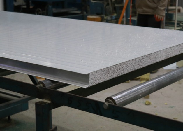  Waterproof 80kg/M3 Wall Insulation Silica Sandwich Panel Manufactures