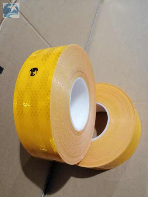  Auto Prismatic Reflective Tape ECE104  Solid Yellow Curtain Grade 50mm x 45.7m Manufactures