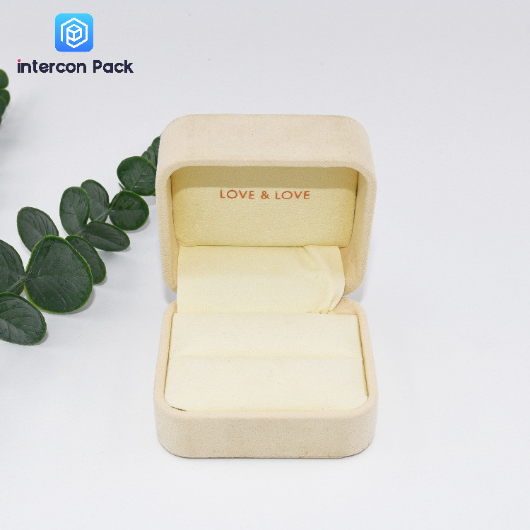  Flip Small Jewelry Packaging Boxes Polyurethane Flocking Cloth Clamshell Jewelry Box Manufactures