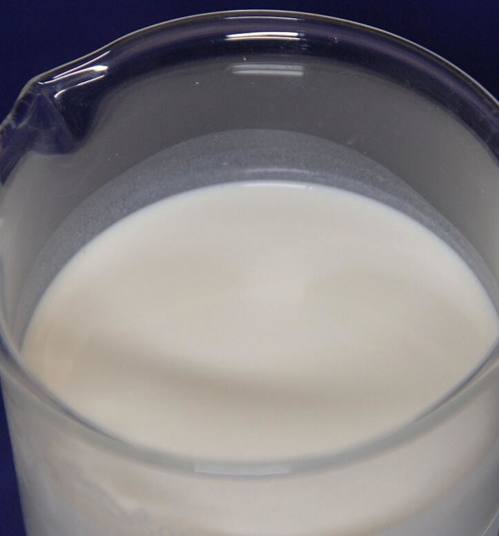  Milk White AKD Emulsion Endow Predominant Capability Water Resistance PH 2-4 Manufactures