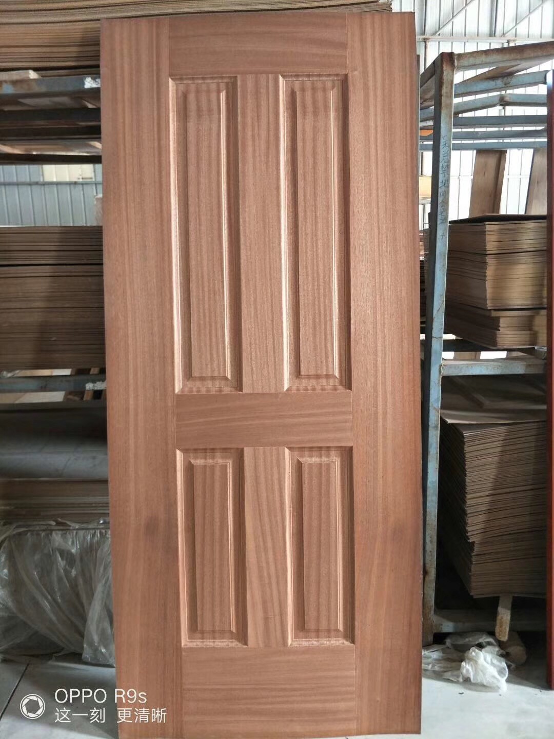  Low Moisture Content Decorative Door Skins , Door Veneer Skins Natural Sapele Moulded Manufactures