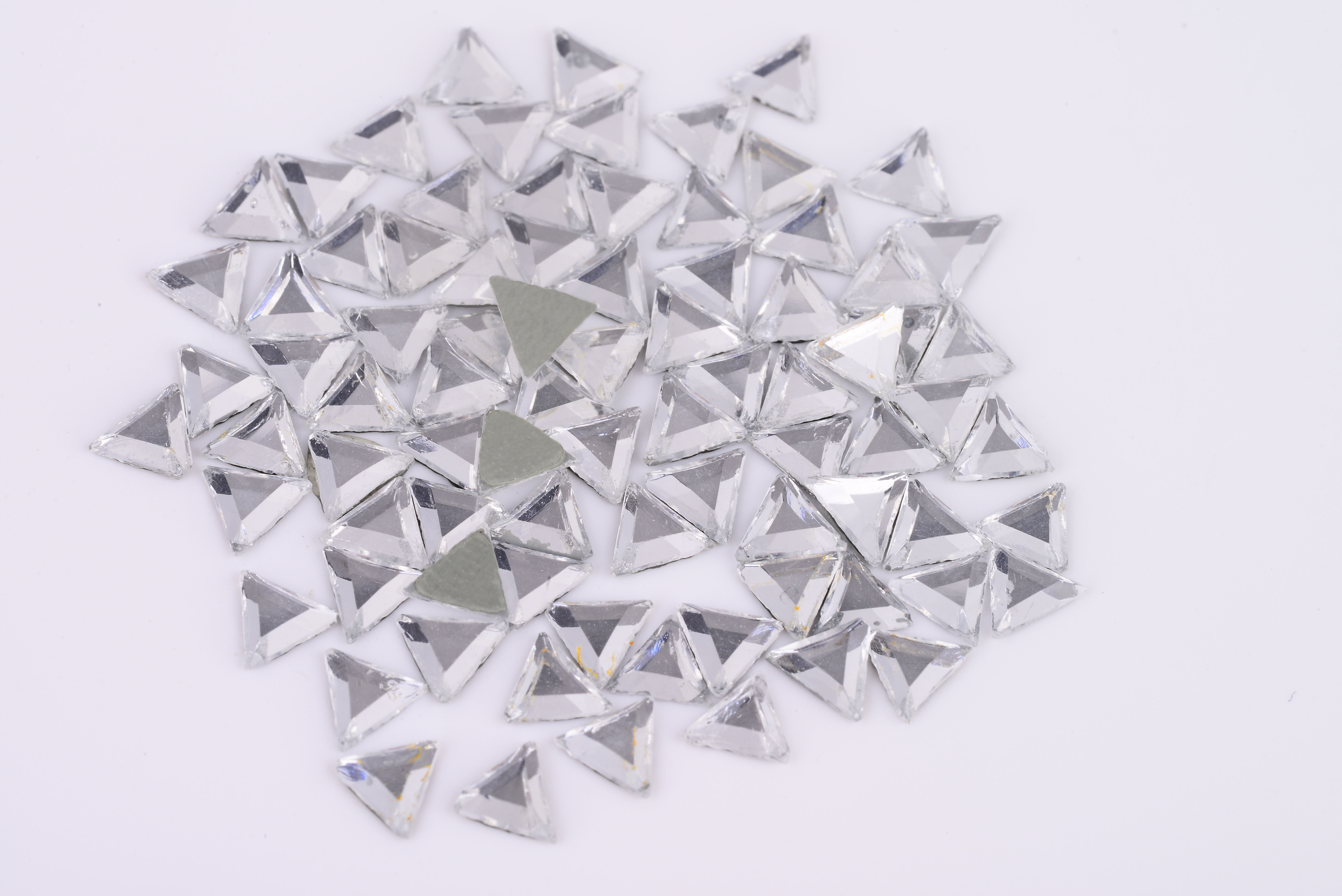  Triangle Shape Lead Free Crystal Beads , Crystal Rhinestones For Clothing Manufactures