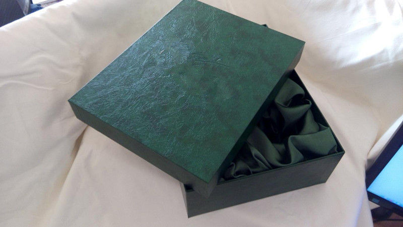  Whisky boxes for one bottle and 2 glasses, leatherette paper covered Manufactures