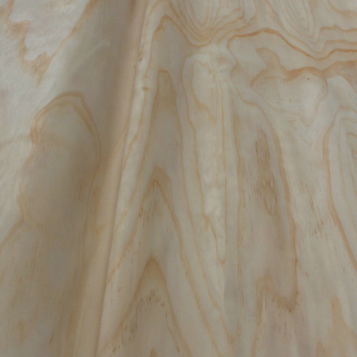  Sliced Cut Natural Wood Veneer Radiata Pine Type 4'*8' / 4'*6' High Durability Manufactures