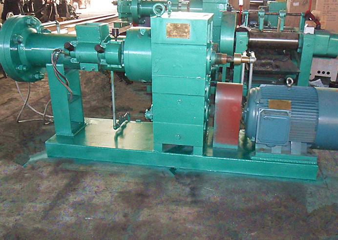  Rubber Extruder Machine With Frequency Converter (XJ-250) Manufactures