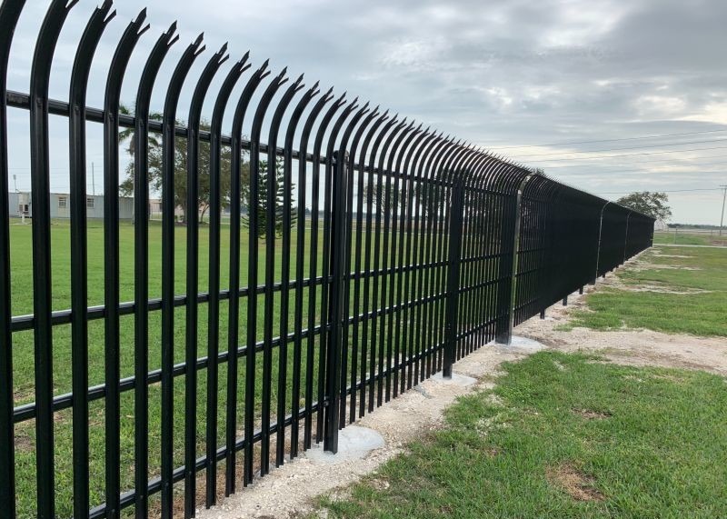  Flexible Anti Climb Black Powder Coated Palisade Fencing With Curved Pales Manufactures