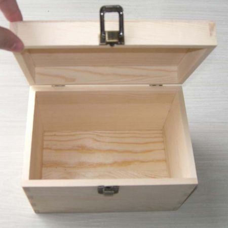  Wooden gift box made in pine wood, hinged & clasp type, natural finish Manufactures