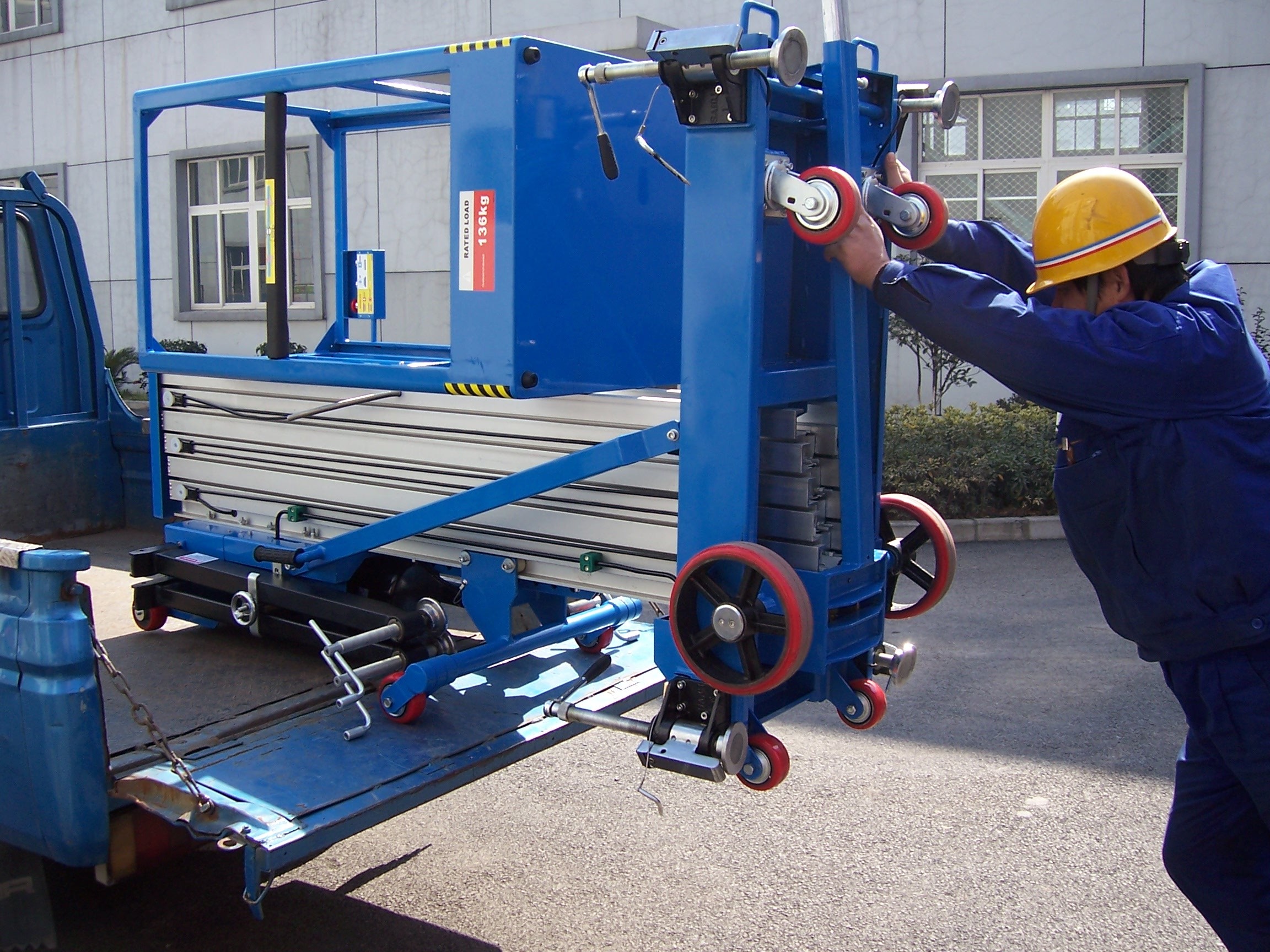  Mobile Elevating Working Platform , 8 Meter Working Height Hydraulic Aerial Lift Manufactures