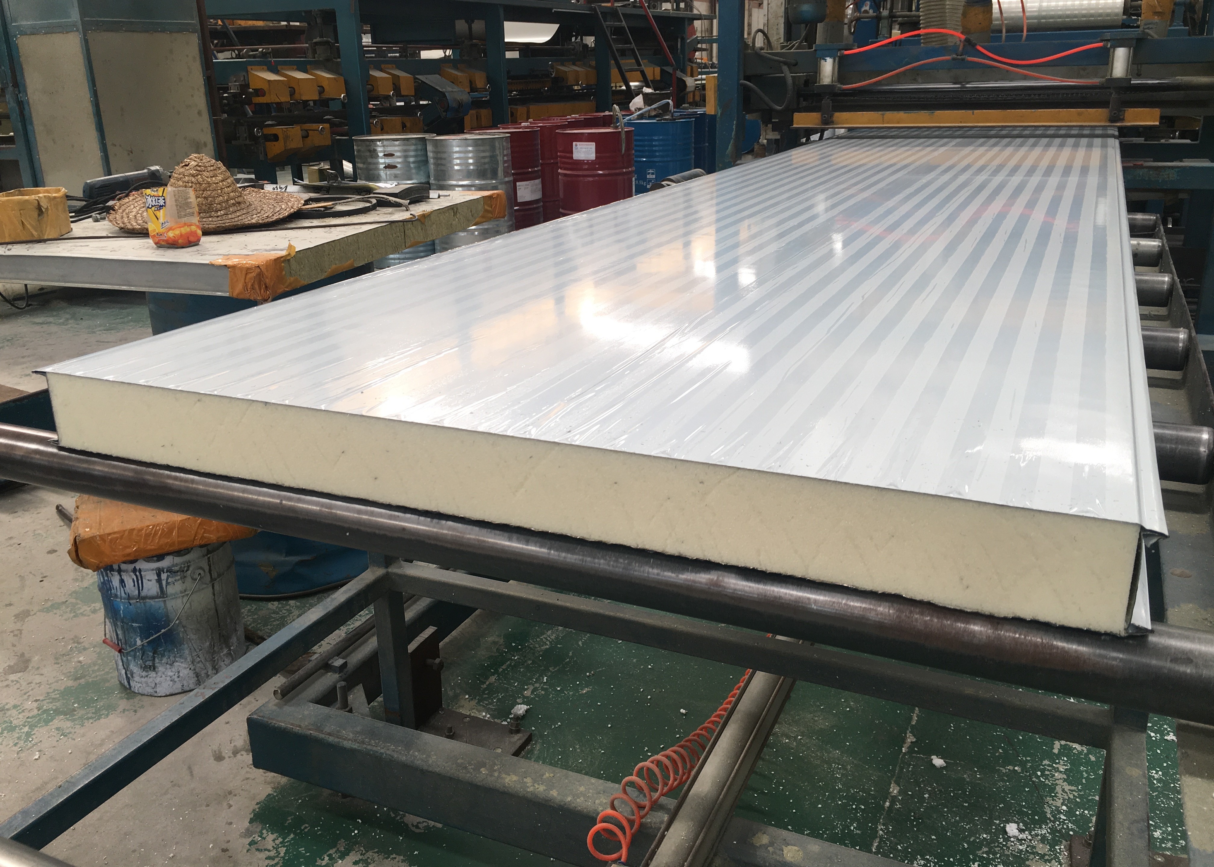  950mm Wide Zinc Coated Composite Partition PU Sandwich Panel Manufactures