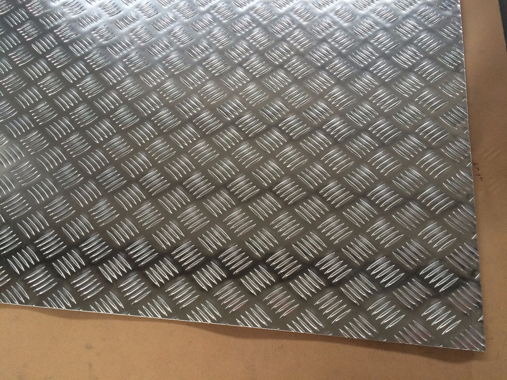  Silver Effect Embossed Aluminium Sheet 24 X 24 4x4 5052 5005 H32 Aluminium Chequered Plate Manufactures