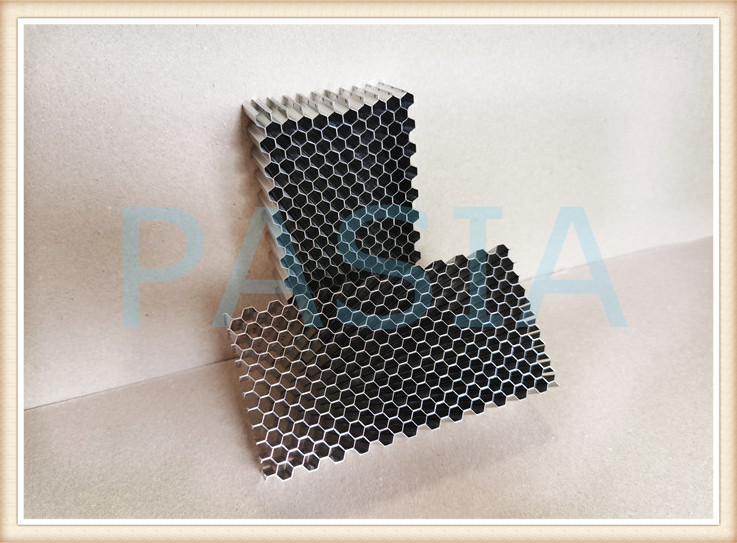  SS304 High Power Stainless Steel Honeycomb Core For Laser Cutting Machine Manufactures
