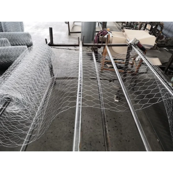 Weaving Hexagonal Wire Mesh Hexagonal Livestock Wire Netting With Hexagon Holes For Chicken Duck Goose