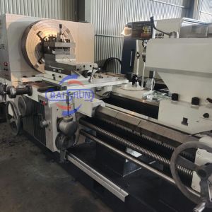 QK1332 CNC Pipe Threading Machine 800mm Swing 320mm Threading