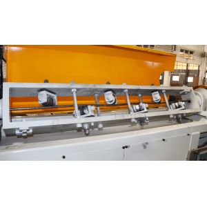 Precision Automatic Cutting & Thread Forming Machine – Consistent Thread Quality