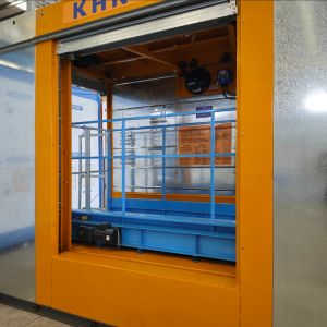  SC-200/200 and SC320/320 Rack and Pinion Hoist with Retractable Loading Deck and High Payload Capacity Manufactures