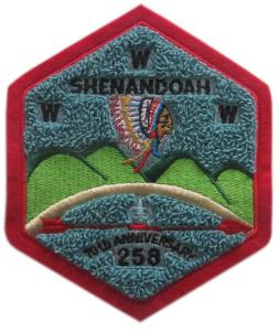  Heat Pressed PMS Color Chenille Sports Patches Merrowed Border Manufactures