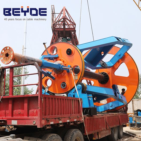 Pintle Type Cable Making Machine , Vertical Double Twister Machine