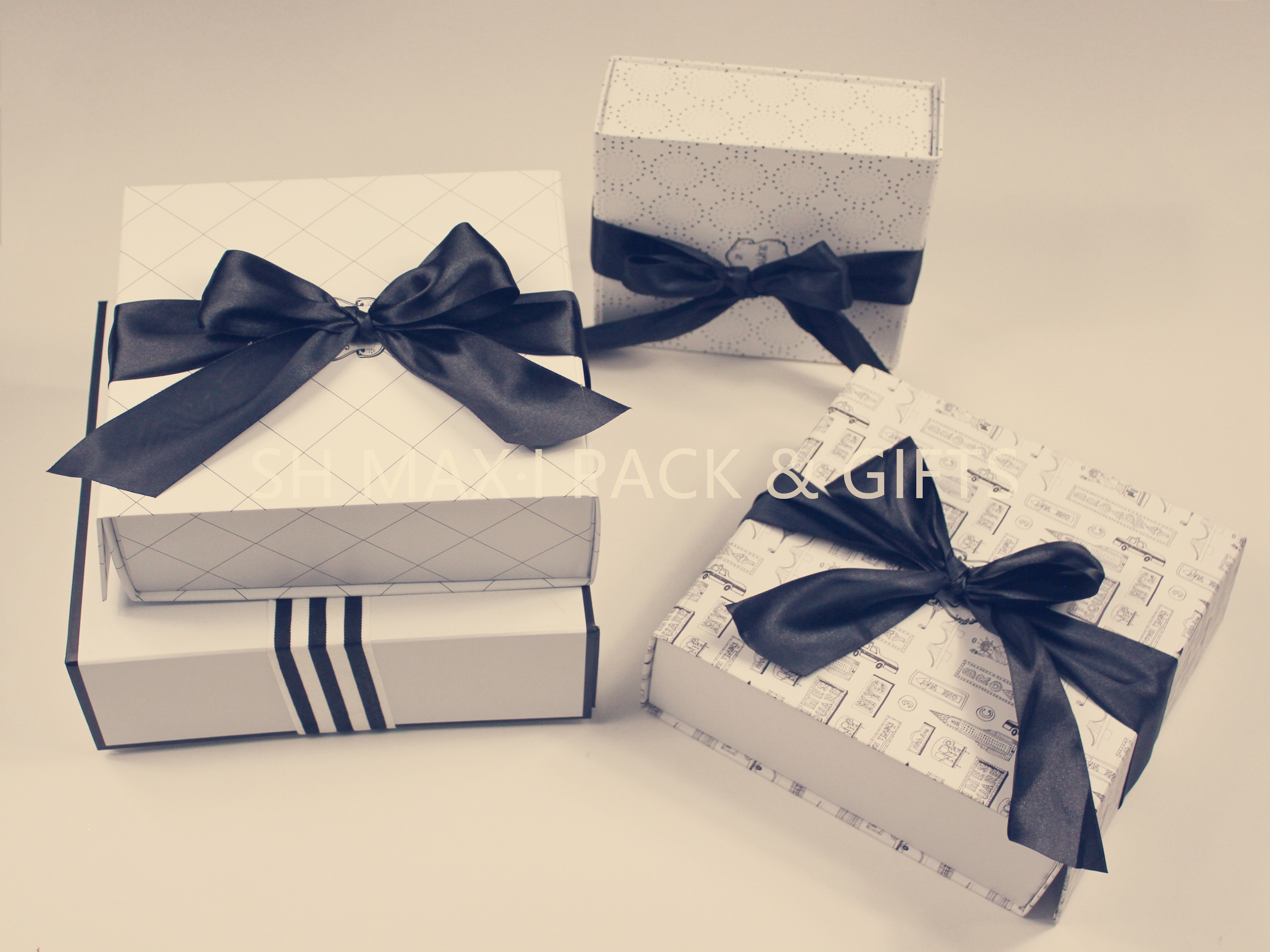  Foldable Chipboard Gift Box With Ribbon Bow Big Tied , Custom Chipboard Boxes For Crafting Manufactures