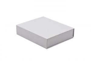  Weight 180.2g Flip Top Gift Boxes With Magnetic Catch White Color Rectangle Shape Manufactures
