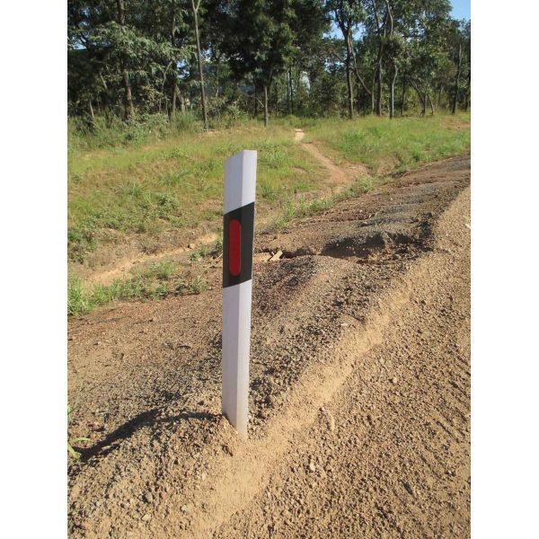 Customized Height White PVC Traffic Delineator Post Flexible Roadside Warning Guide and Reflective Road for Safety