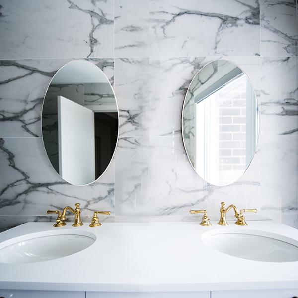 Oval Frameless Wall Mounted Makeup Mirror 1.8CM Thickness
