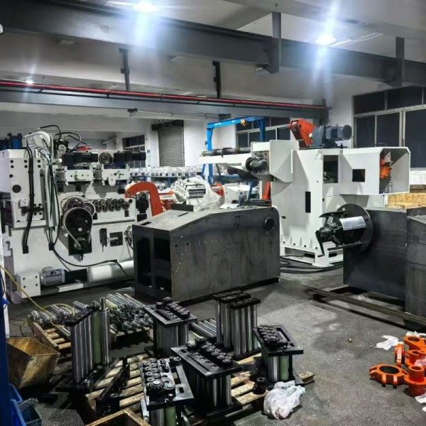 400mm Width Material Servo Roll Feeder with Pneumatic Releasing System
