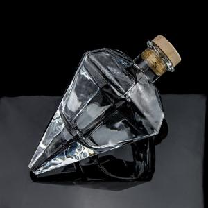  Glass Whiskey Bottle 700ml with Unique Diamond Shape and Customized Logo Manufactures