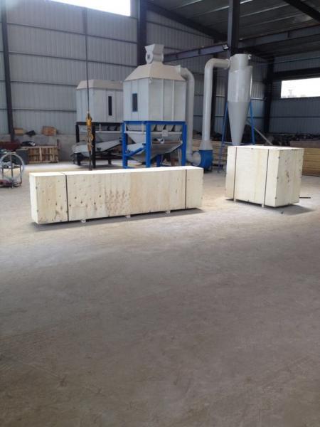 LSKJ250 biomass wood pellet mill 380v/50hz/15kw 300-400kg per hour for Poland client