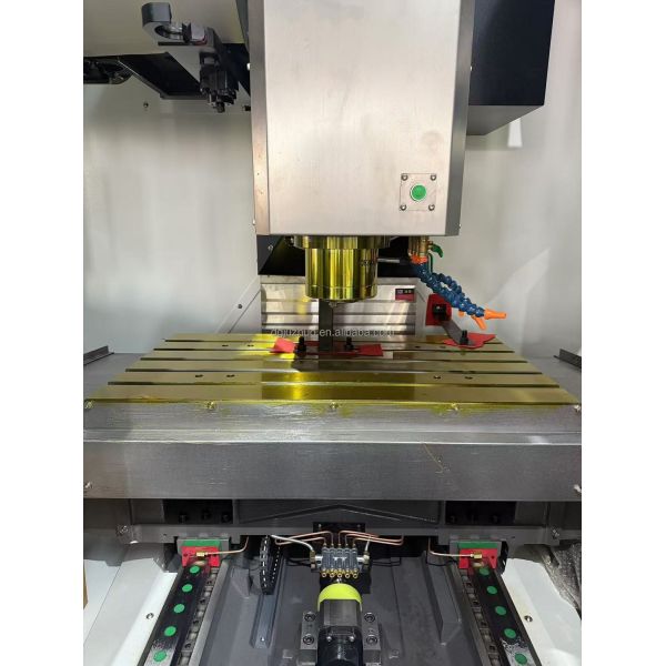 5 Axis Precision VMC855 CNC Vertical Machining Center Metal Tool Processing Roller Guide Milling System
