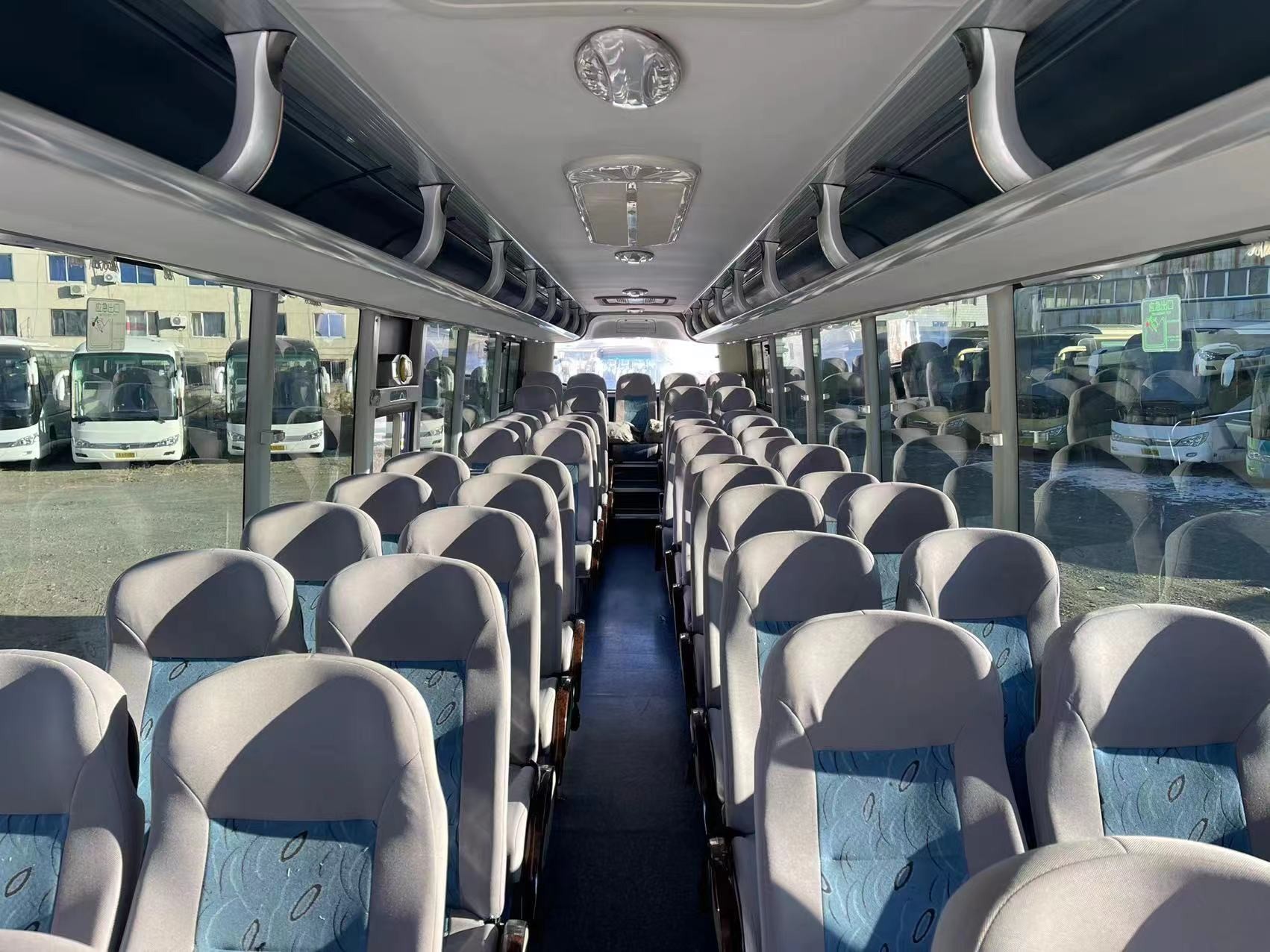 Used Luxury Buses 51seats Coach Two Doors Left Hand Drive Yutong Brand Weichai Rear Engine