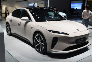 200km/h High Performance Electric Cars Nio ET5 Left Steering Luxury Electric Sedans Manufactures