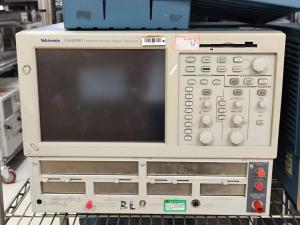  Tektronix CSA8200 Communications Signal Analyzer With Four 3D Databases Manufactures