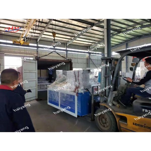 Automatic Toilet Tissue Paper Roll Rewinding Converting Making Machine With Perforating and Embossing