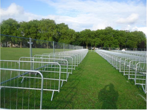 Height 1.0m Crowd Control Fencing Aging Resistance For Construction Sites