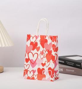  Red 80gsm Kraft Paper Gift Bags Love Heart Printed Paper Goodie Bags With Handles Manufactures