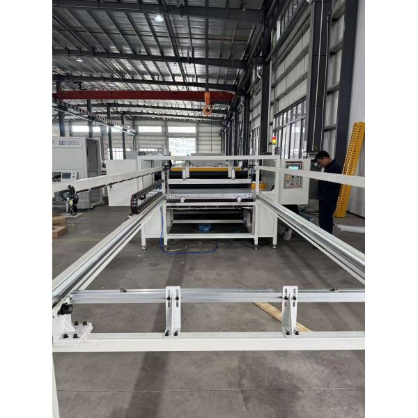 Automatic Stretching Cutting Honeycomb Core Machine 3 - 10m/min Stretching Speed