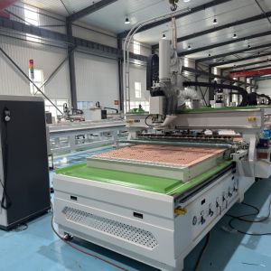  1330A 9kW CNC Nesting Machine With Press Roller 20m/min Max operating speed Manufactures