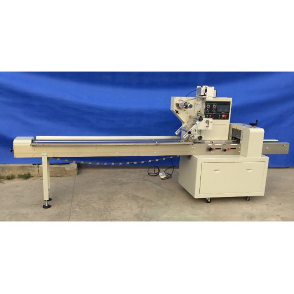 PLC Control Automatic Pillow Packing Machine For Packing Book / Magazine / Cartons