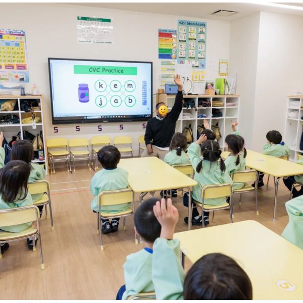 98 inch Interactive Flat Panel Touch Screen TV with 4K Ultra HD and 20 Touch Points for School and Corporate