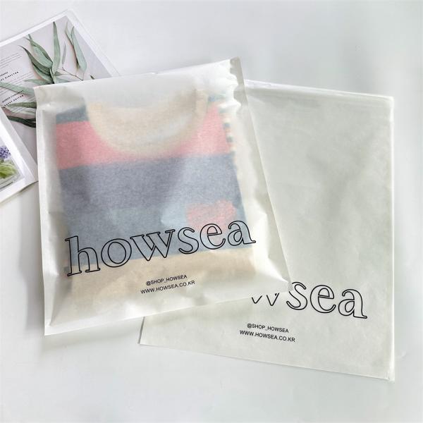 Quality As Customized Sizes Custom Paper Bags with Self Adhesive Seal and Smooth Surface Finish for sale