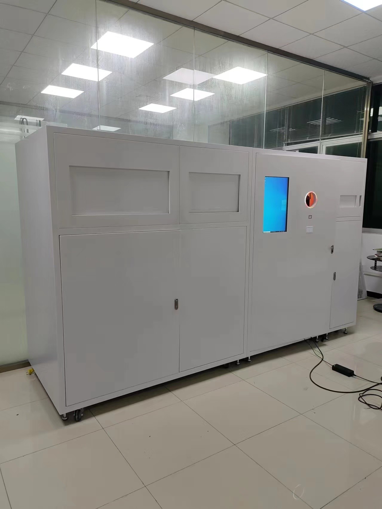 Solar Panel Multi-functional Recycling Solution Customized Reverse Vending